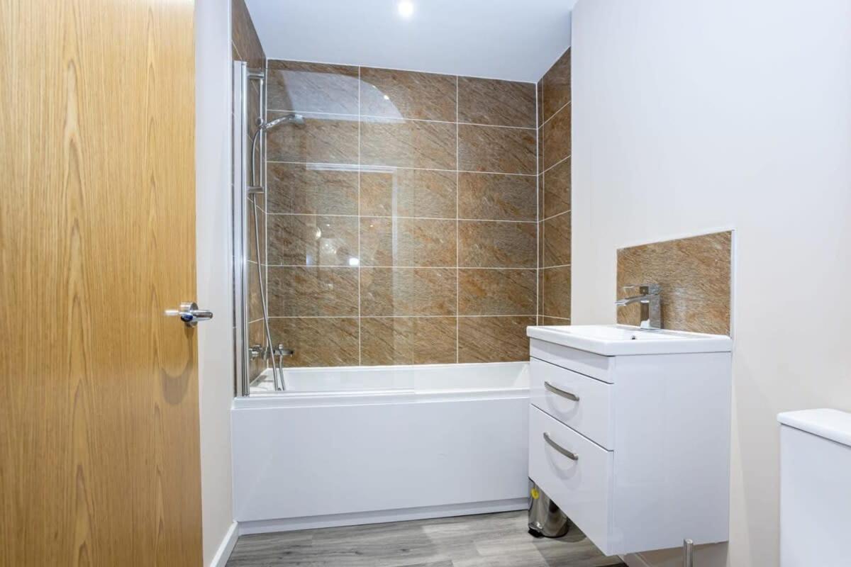 Lovely 1 Bedroom Apartment In Manchester Eksteriør billede
